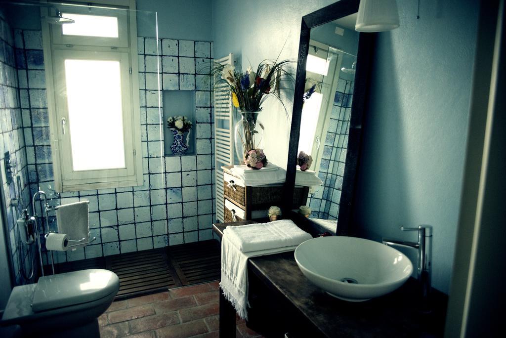 コリアーノ Tenuta Santiniヴィラ 部屋 写真